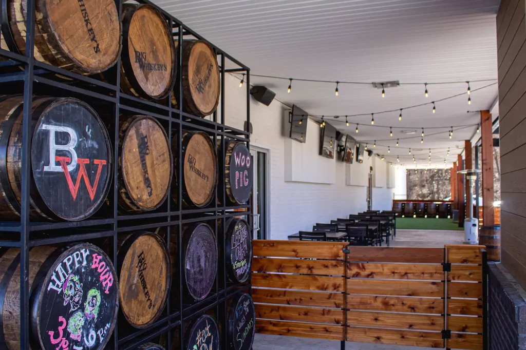 Big Whiskey - Exterior